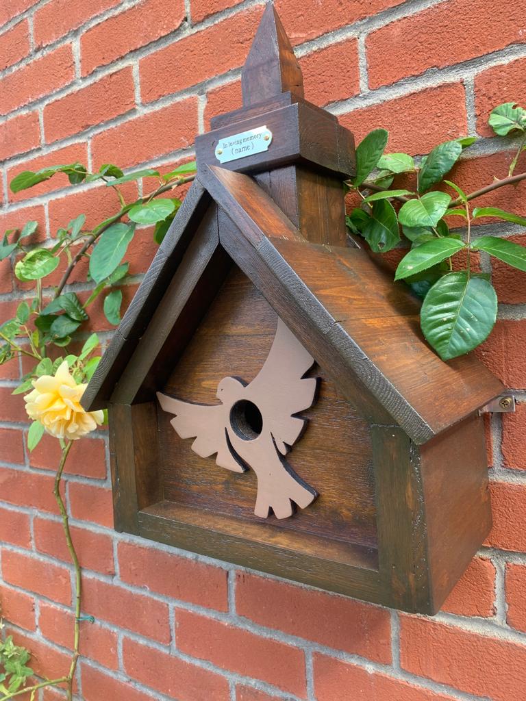 The Memorial Birdhouse Bird & Lodgings